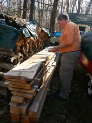 Hogg hand planking oak log 3