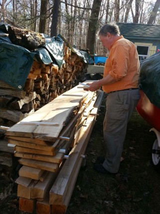 Hogg hand planking oak log 3