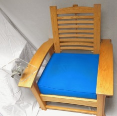 Morris chair with seat cushion